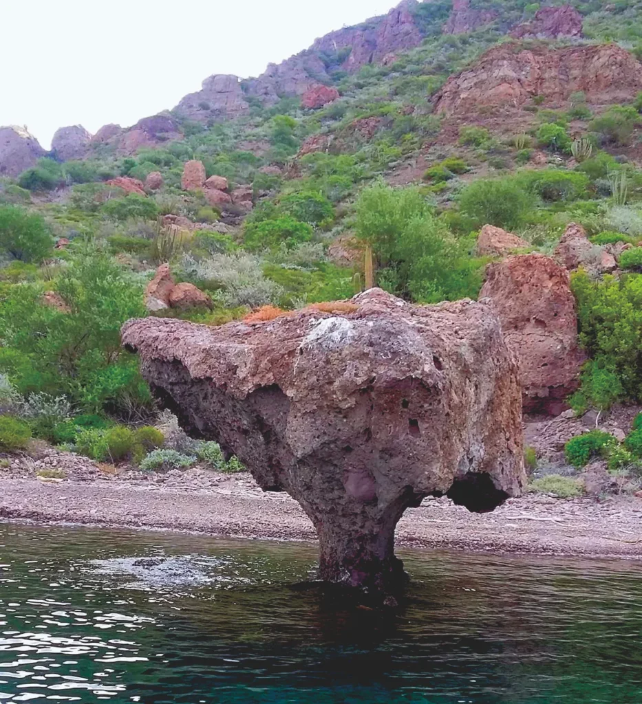 El Hongo a Rock Formation apreciable while hiking the islands of Loreto