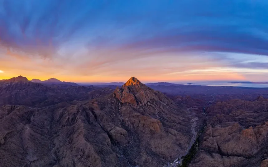 El Pilon de Lolita en Las Parras Sierra La Giganta mountain hiking Loreto